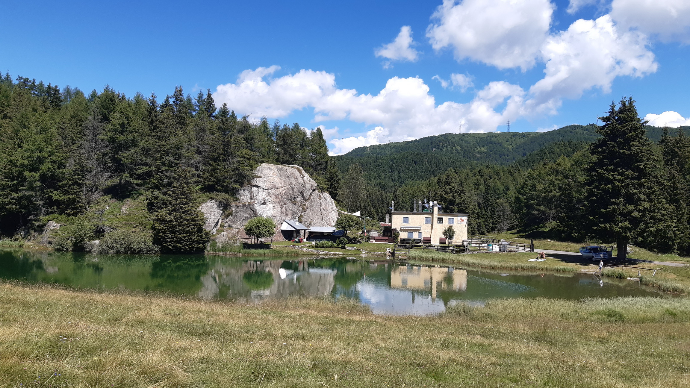 Lago di Guspesa, plávanie samozrejme povolené Lago_di_Guspesa,_plávanie_samozrejme_povolené